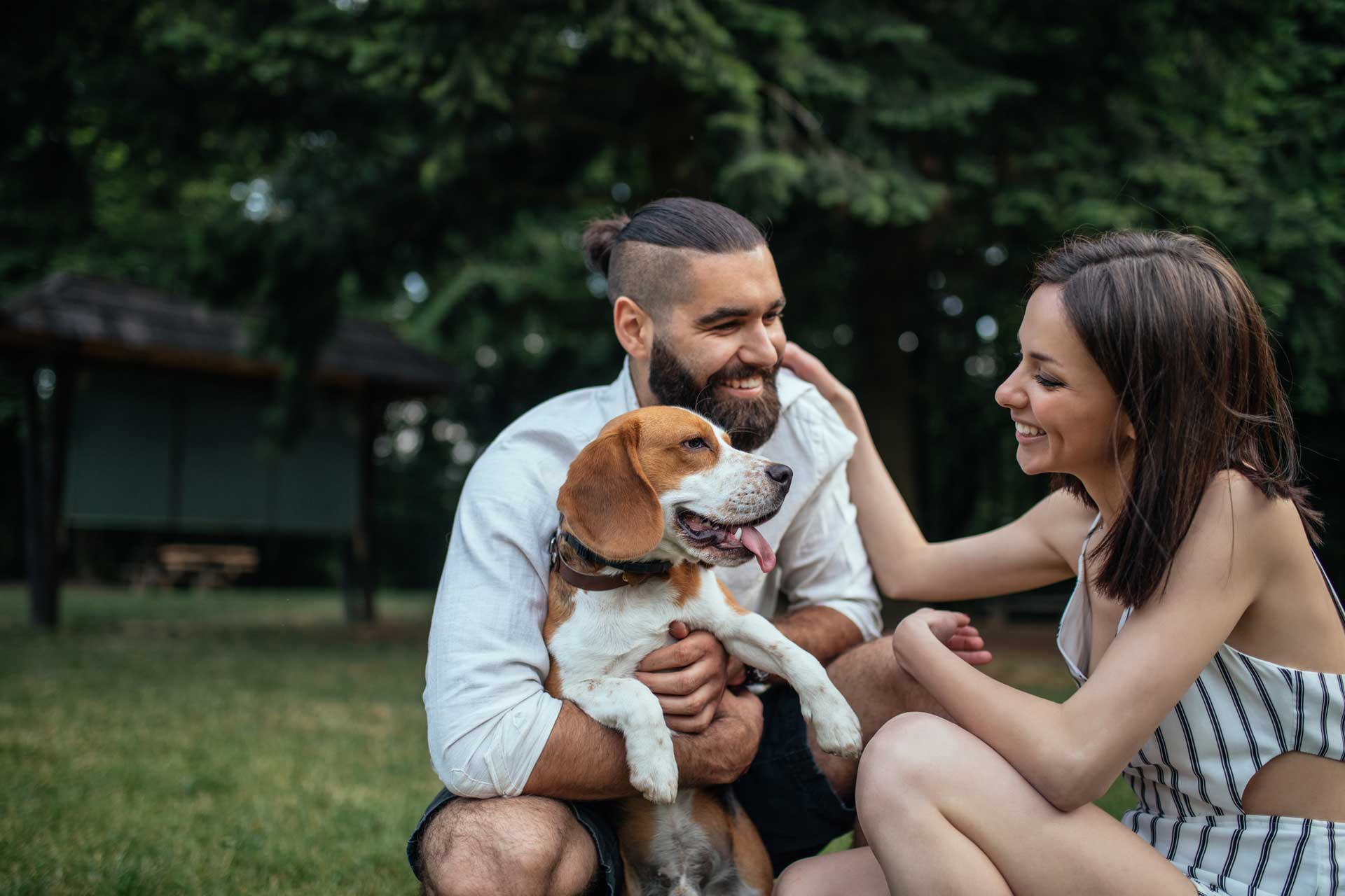 Man and Woman with a young dog | Mental Health Counseling Emergence | Addiction and Behavioral Therapies in Oregon